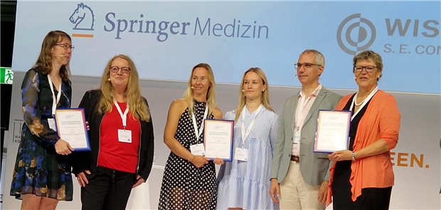 Sieger beim HSK-Innovationspreis (v.l.): Ingrid Rasche und Viola Schulze aus Paderborn, Juliane Dietsch und Annika Beck aus Cottbus sowie Andreas Schmitt und Cornelia Mahler aus Tübingen.