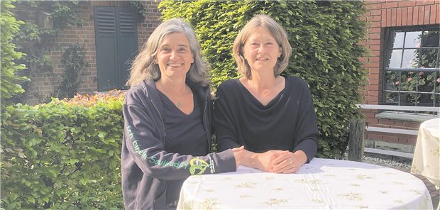 Solveigh Disselkamp-Niewiarra (l.) und Silke Hanheide leiten den Vorstand der „Soulbuddies“ ehrenamtlich.

