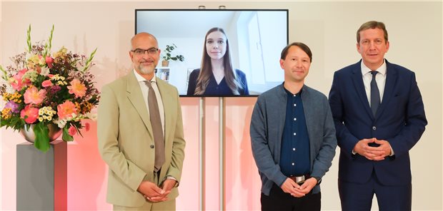 Träger des Quality of Life-Preises 2022: Professor Jalid Sehouli, Dr. Anne Kaman, Dr. Martin Eichler, Professor Jost Langhorst (v.l.n.r.).
