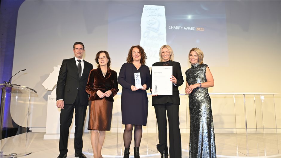 Und der erste Preis beim diesjährigen Charity Award geht an den Driescher Hof in...