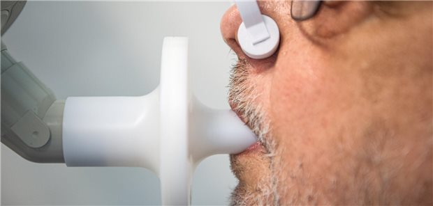 Untersuchungen der Atemwege sind auch für Long COVID-Kranke wichtig. Doch berichten sie davon, welche Versorgungsmängel ihnen im Alltag begegnen.