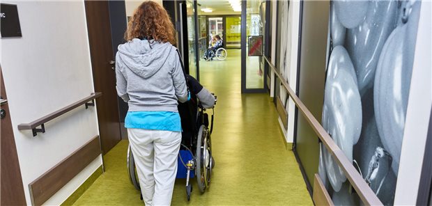Bundesregierung sieht keine Schließungswelle bei stationärer Pflege Viele Pflegeeinrichtungen kämpfen mit finanziellen Problemen. (Symbolbild)