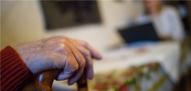 Sozialverbände: Politiker sollen ihre Finger vom Pflegegrad 1 lassen Wie Pflege im Alter bezahlbar und machbar halten? Eine Bund-Länder-Arbeitsgruppe bereitet Inhalte einer Reform vor.