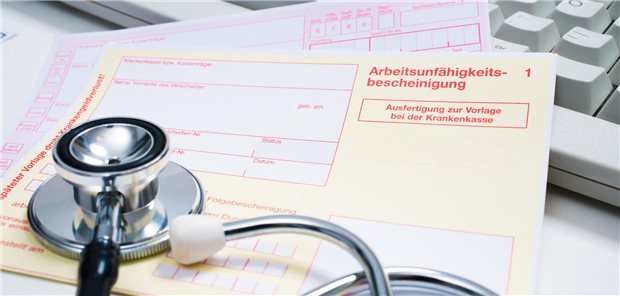 Forscher: Steigender Krankenstand geht auf bessere Erfassung zurück Wissenschaftler gehen davon aus, dass es durch den „gelben Schein“ bis 2022 eine deutliche Untererfassung von Fehltagen gegeben hat.