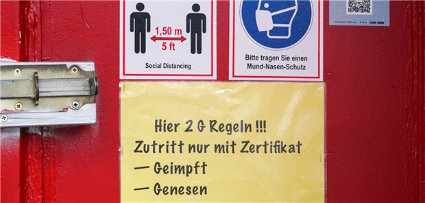 Dürfen Ärzte nur 2G-Patienten behandeln und Ungeimpfte aussperren? 2G-Regel im öffentlichen Leben.